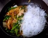 รูปขั้นตอนการทำที่ 6 ของ สุกี้แห้งไก่