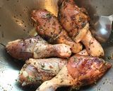 รูปขั้นตอนการทำที่ 1 ของ น่องไก่อบเครื่องเทศกับร็อกเก้ตสลัด #เย็นนี้ผอมแน่