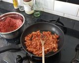 A picture of step 1 of Ultimate beef burgers.