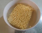 【味王泡麵創意秀】香辣雞肉炒泡麵的食譜步驟2照片