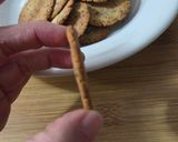 Foto del paso 5 de la receta: Galletitas de harina de garbanzos y chía 🌱crackers y palitos sin gluten, sin balanza ni cortadores