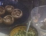 Foto del paso 1 de la receta: Portobellos rellenos de jamón crudo, verdeo, roque y crema