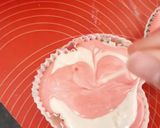 Foto langkah ke 4 dari resep Bolu Kukus Merah Putih.