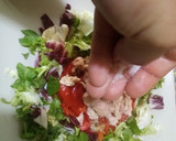 Foto del paso 3 de la receta: Ensalada de pimientos asados con atún