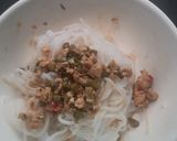 Hình bước làm 2 của món Rau móp xào ức gà ăn kèm bún