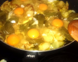 Foto del paso 4 de la receta: Patatas revueltas con huevos, cebolla y pimientos