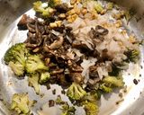Foto del paso 5 de la receta: Wok de portobellos, brócoli y nuez