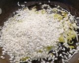 Foto del paso 6 de la receta: Arroz con guisantes y queso