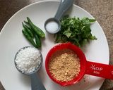 A picture of step 1 of Green Coconut Chutney.