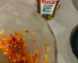 Gambar langkah 1 resipi Sotong Tin Goreng Pedas.
