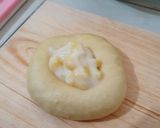 Foto langkah ke 5 dari resep Roti Jagung Mayonaise.