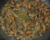 Foto langkah ke 1 dari resep Tumis Kerang Teriyaki.