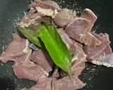 Foto langkah ke 2 dari resep Daging masak kecap simpel.