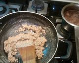 A picture of step 2 of Chocolate almond oats halwa.