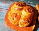 A picture of step 12 of Rose bread.