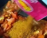 A picture of step 2 of Jhat pat Karahi Qeema Alu.