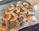 Une image de l'étape 2 de Crevettes sauvages marinées épices,agrumes et origan.