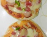 A picture of step 9 of Mini pizza.