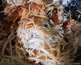 A picture of step 4 of Noodles Pocket With Spring Roll Wrapper.