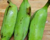 A picture of step 1 of Raw banana masala.