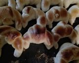 Foto del paso 4 de la receta: Medialunas veganas súper esponjosas, económicas y húmedas!!🥐