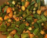 A picture of step 5 of Aloo Bhindi.