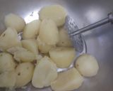 गुजरात की फ्रेश कोकोनट आलू पेटीस रेसिपी चरण 2 फोटो