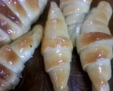 Foto del paso 9 de la receta: Medialunas de manteca fáciles (rinde 3 docenas)😉