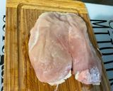 Une image de l'étape 1 de Poulet au lait de coco et poivrons.