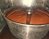 Foto langkah ke 5 dari resep Chiffon Chocolate Cake.