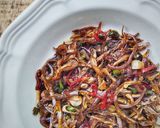 Gambar langkah 3 resipi Ikan bilis goreng kicap.