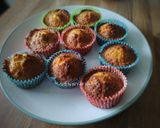 Foto langkah ke 4 dari resep Simple Cupcakes with icing vanilla flower decoration ala Venny.