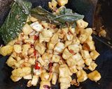 Foto langkah ke 3 dari resep Tumis Tahu Tauge.