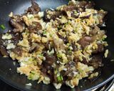 รูปขั้นตอนการทำที่ 4 ของ เห็ดหูหนูผัดไข่