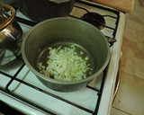 Foto del paso 3 de la receta: Pollo al curry con papas al natural tostadas