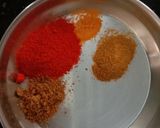 A picture of step 4 of Kothu Chapati.