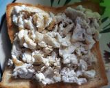 A picture of step 4 of Beans on scrambled egg on toast.