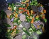 Foto langkah ke 4 dari resep Tahu baso pedas.
