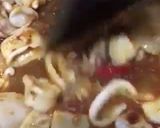 รูปขั้นตอนการทำที่ 5 ของ ปลาหมึกผัดพริกเผา ข้าวไข่ข้น