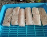Foto del paso 3 de la receta: Merluza a la vasca con espárragos y huevo cocido