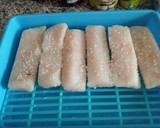 Foto del paso 3 de la receta: Merluza a la vasca con espárragos y huevo cocido