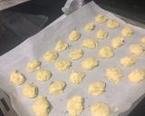 A picture of step 3 of Cheese Buns.