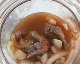 A picture of step 4 of Cameline Meat Brewet with Onions.