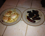 Foto del paso 3 de la receta: Huevos, con chorizo y lomo de orza (matanza)