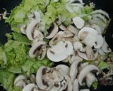Foto langkah ke 3 dari resep Cah Jamur Lada Hitam.
