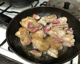 Foto del paso 6 de la receta: Muslo de pollo deshuesado al horno con espárrago triguero y tomate y VIDALIM