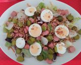 Foto del paso 3 de la receta: Ensalada con huevo duro, Frankfurts y pepinillos