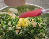 Foto del paso 3 de la receta: Empanada de cebolleta o cebolla de verdeo con huevo duro