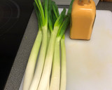 Foto del paso 3 de la receta: Calçots con romesco casero