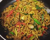 Foto langkah ke 8 dari resep Mie Goreng Special Rumahan (Homestyle Pan Fried Noodles).